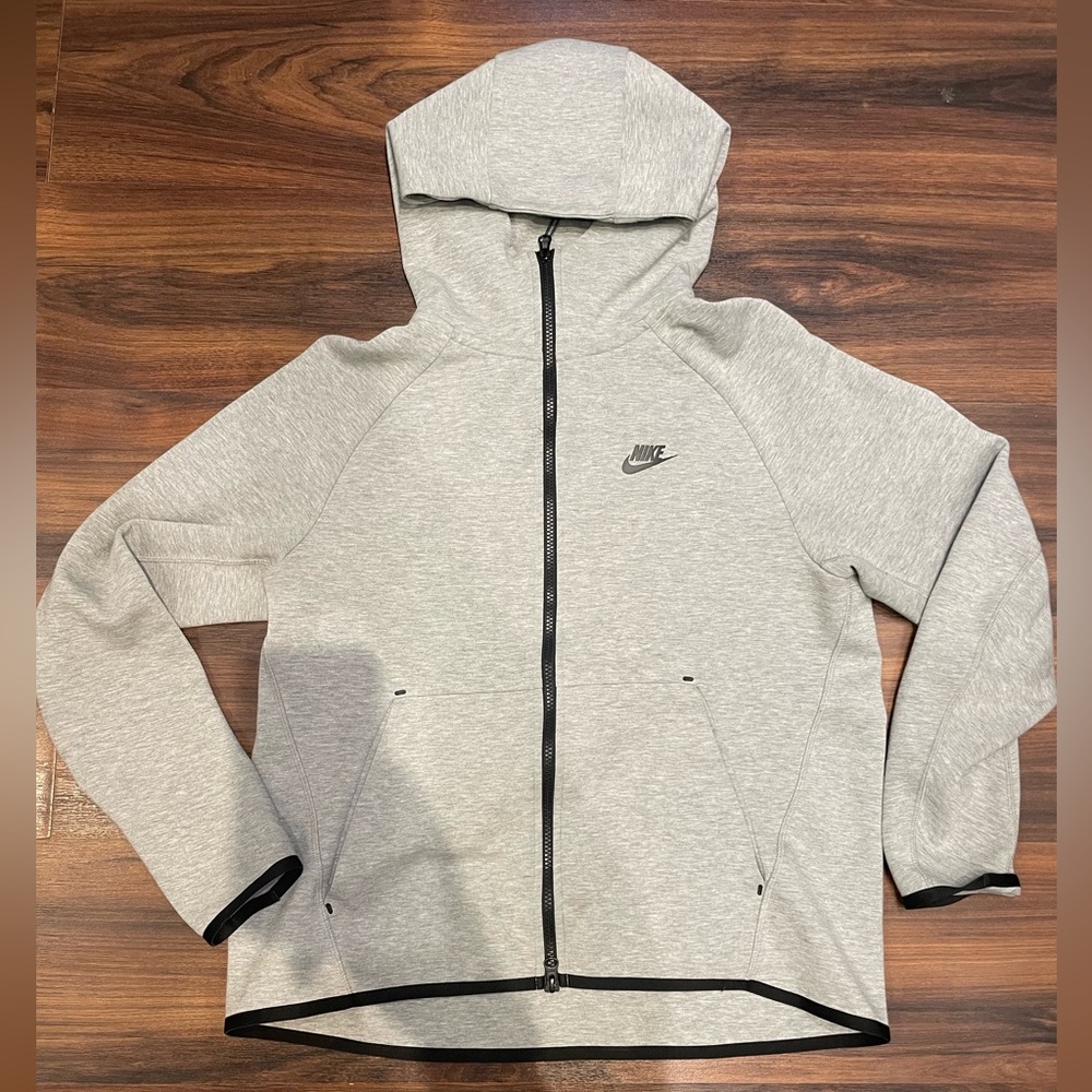 Nike Tech Hoodie Men’s Grey
